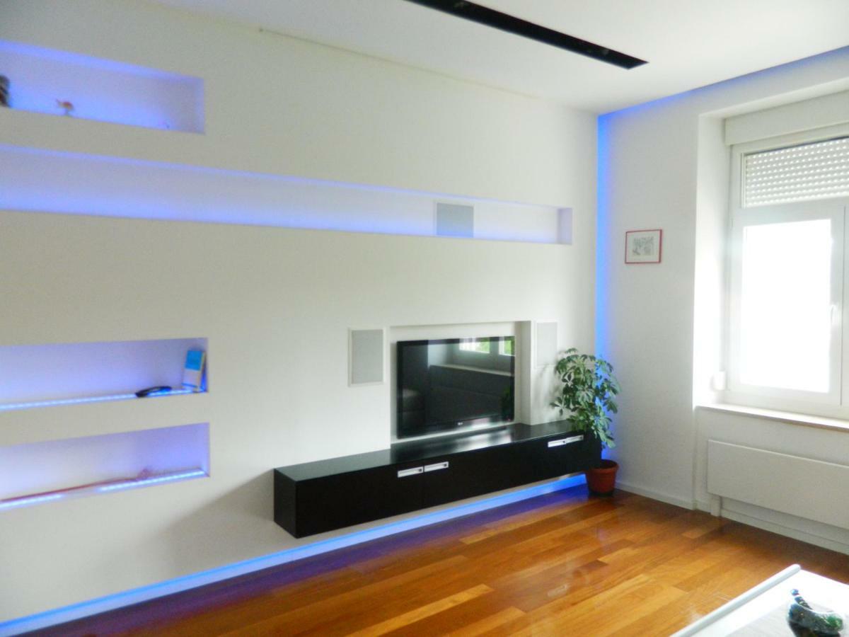Apartment Light In Pula Exterior foto